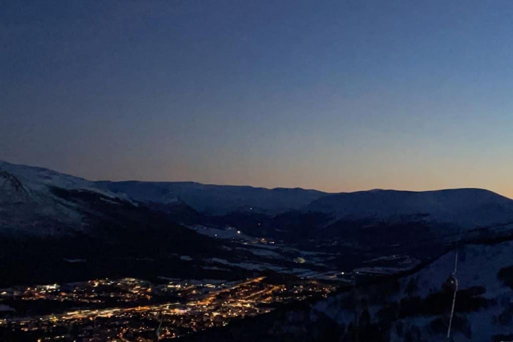 オップダールKoselig Leilighet , Med Parkering Og Ski In &Out.アパートメント エクステリア 写真